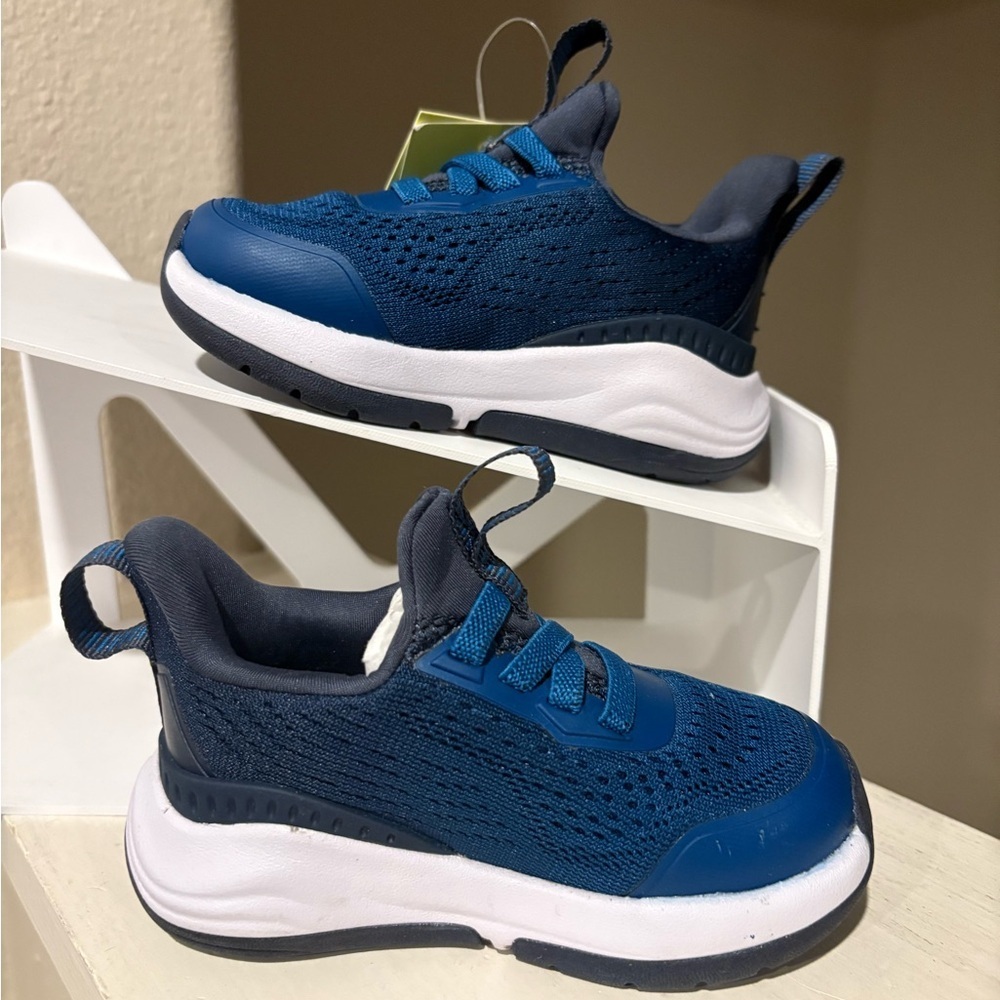 Toddler Callan Performance Sneakers - All In Motion Size 5C NEW - Picture 2 of 6